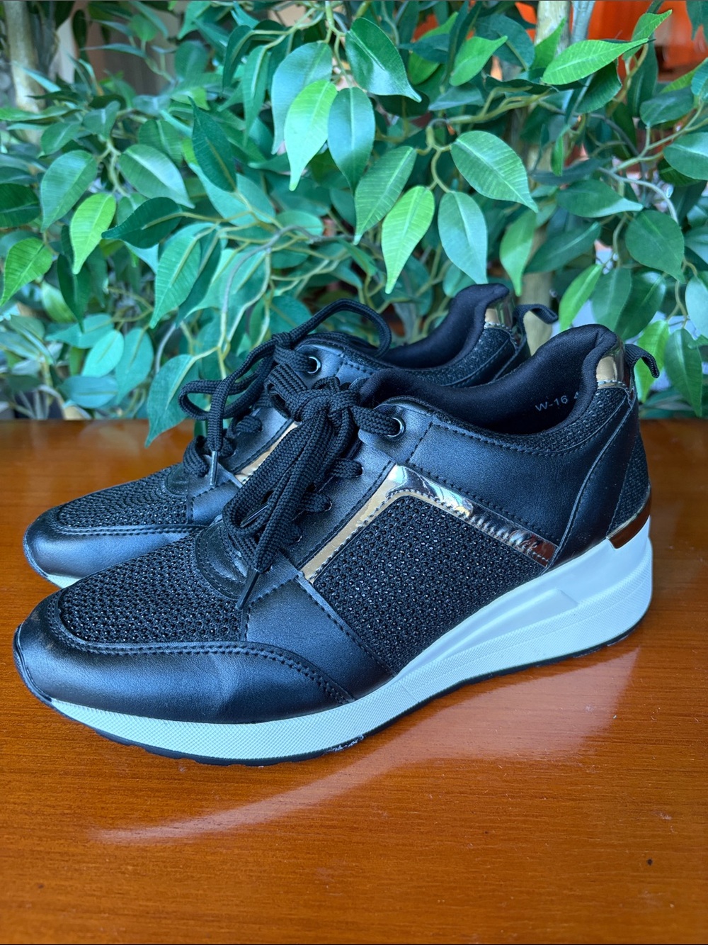 Women's Black Lace-Up Wedge Sneakers Size 8